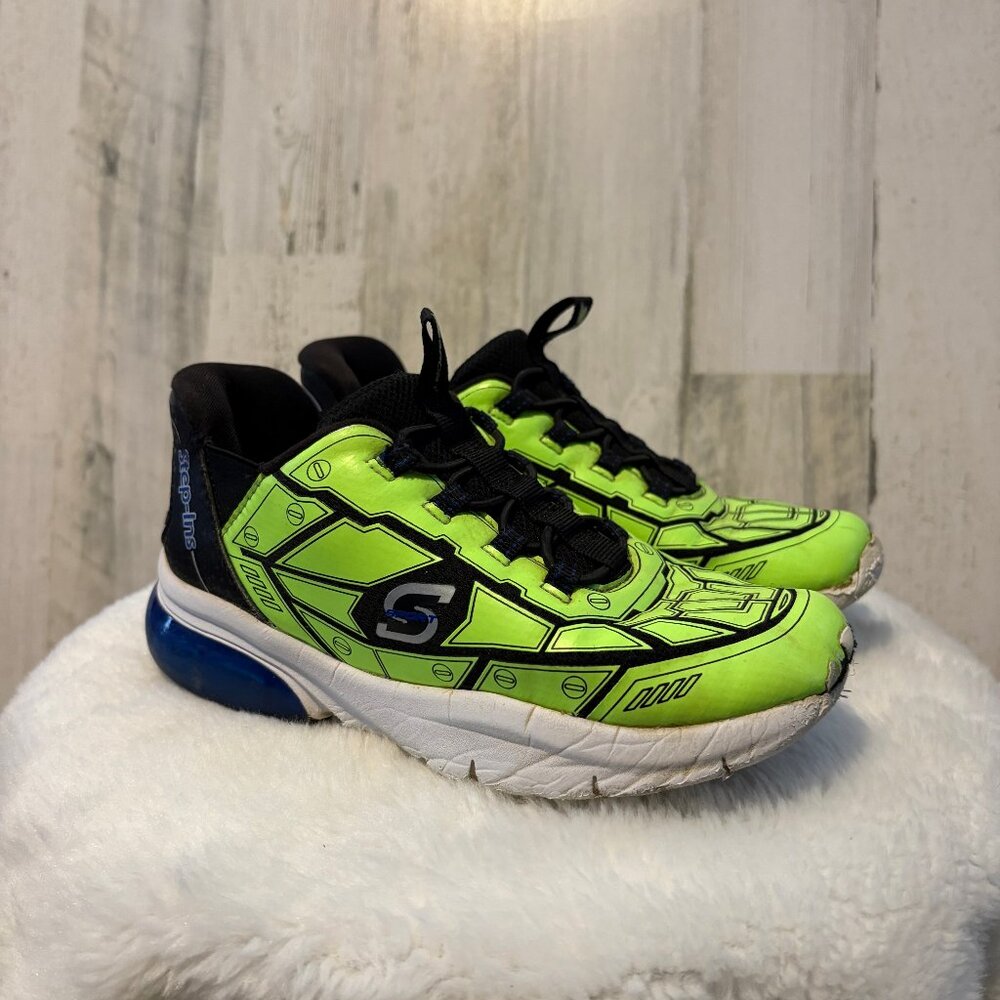 🆓 w/ Any $20+ Purchase Skechers Little Boys Size 1 Sneakers Neon